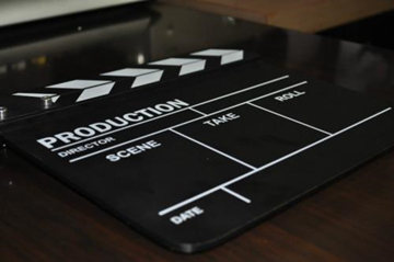 【企業(yè)宣傳】微電影+政務(wù)宣傳，如何才不會(huì)淪為自?shī)首詷?lè)？